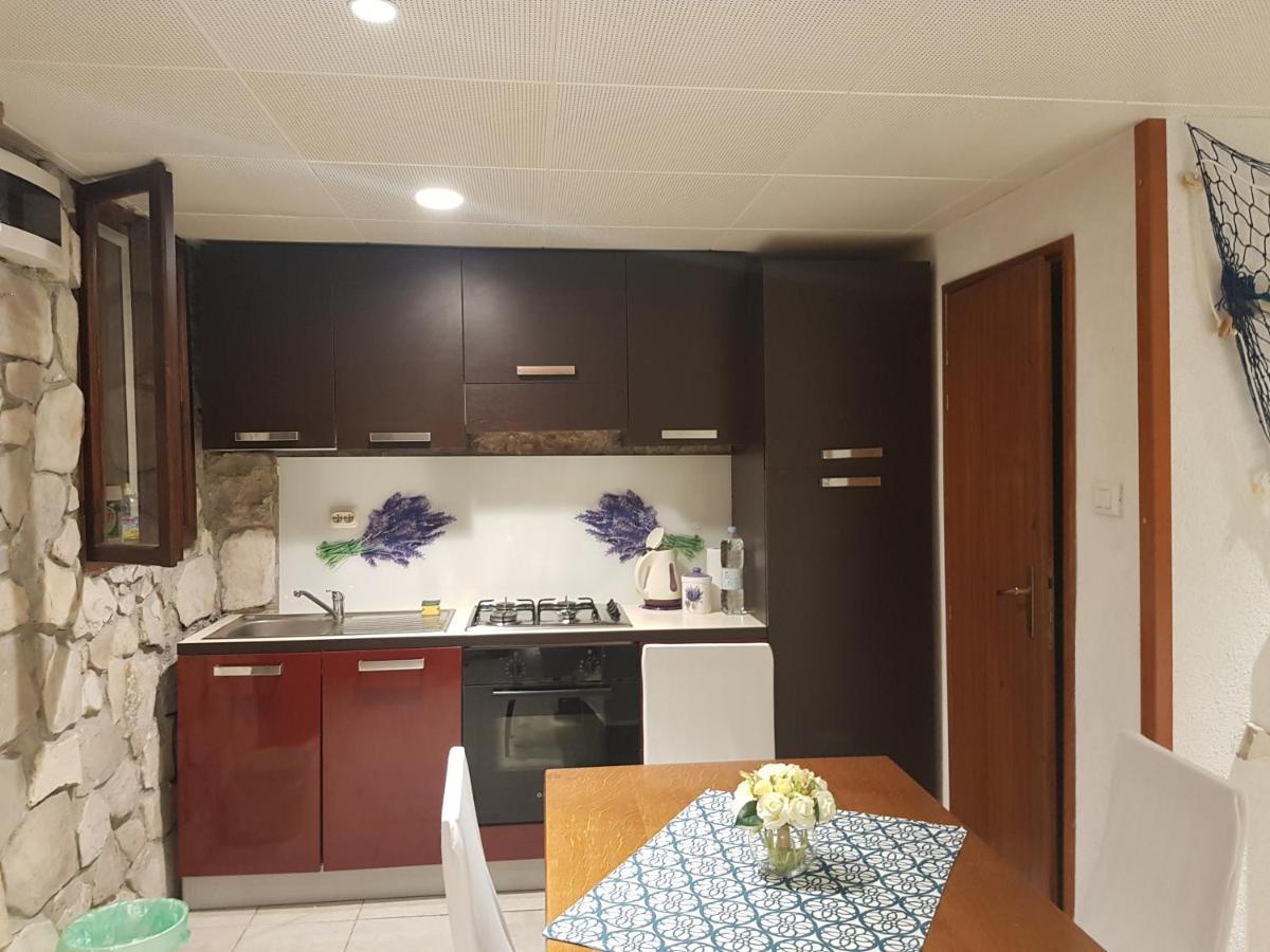 Studio Apartment Jelinek Brela Ngoại thất bức ảnh