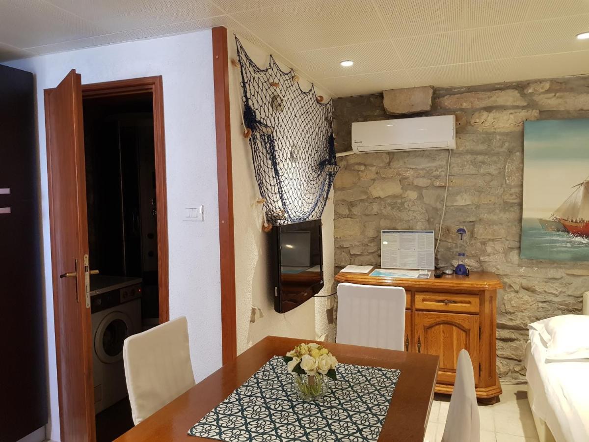 Studio Apartment Jelinek Brela Ngoại thất bức ảnh