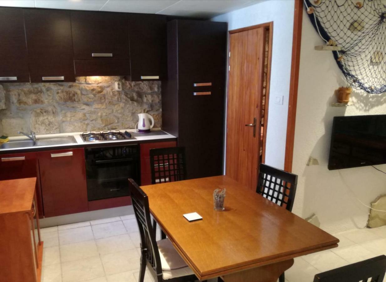 Studio Apartment Jelinek Brela Ngoại thất bức ảnh