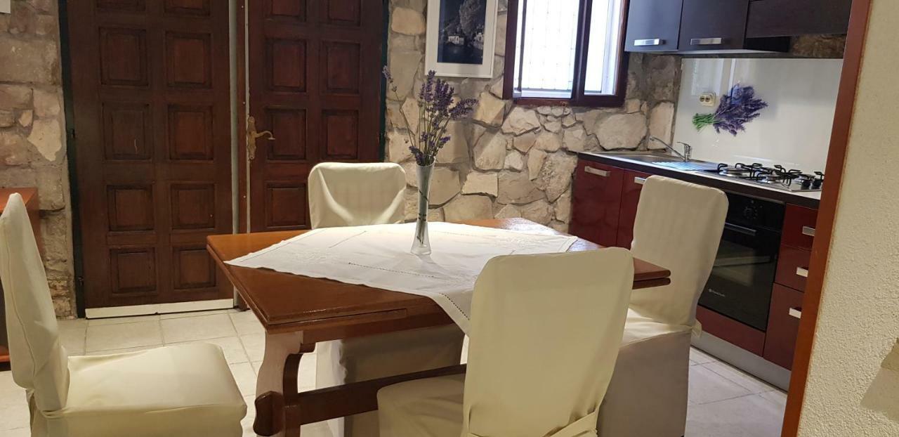 Studio Apartment Jelinek Brela Ngoại thất bức ảnh