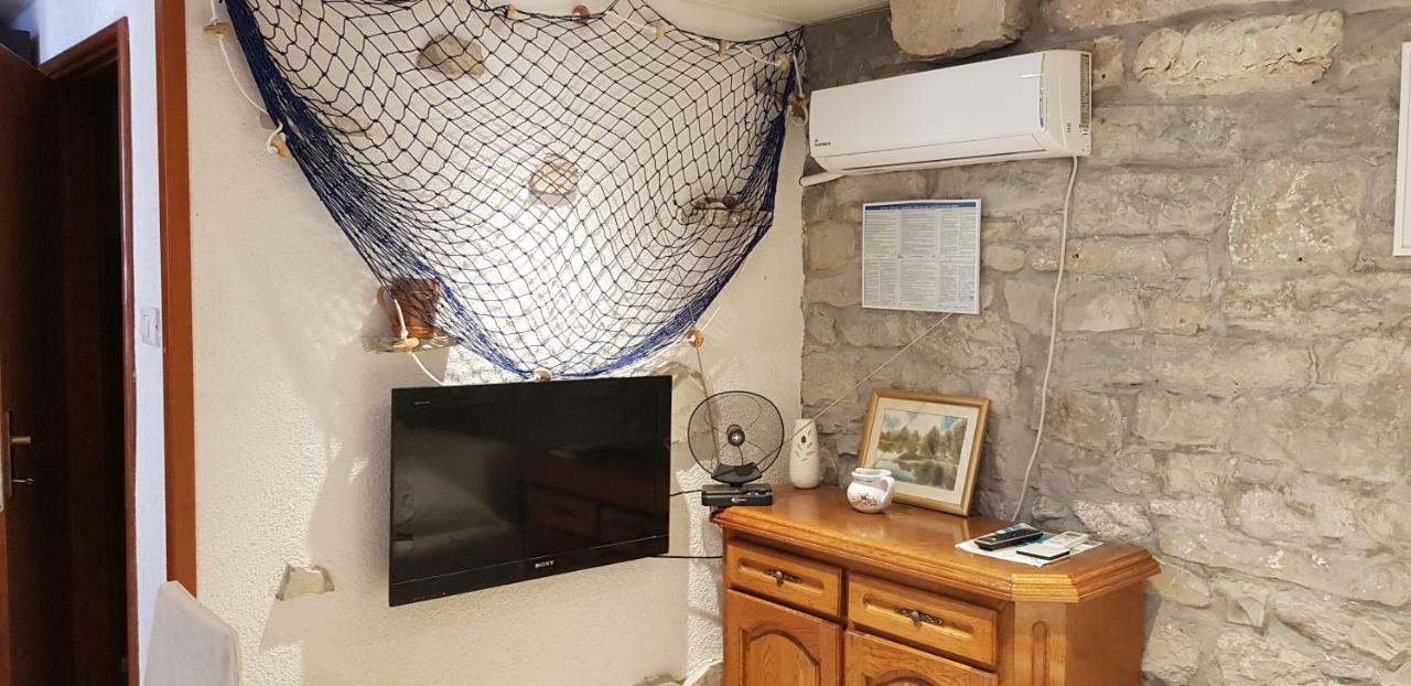 Studio Apartment Jelinek Brela Ngoại thất bức ảnh