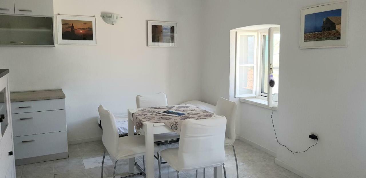 Studio Apartment Jelinek Brela Ngoại thất bức ảnh